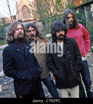 Les BYRDS groupe rock américain en 1972 De gauche à droite : Roger McGuinn, Gene Parsons, Clarence Wright, Skip Battin Banque D'Images