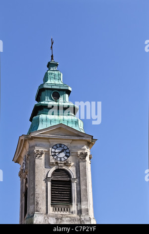 Un vieux clocher de l'église avec une horloge, dans le centre de Vienne Banque D'Images