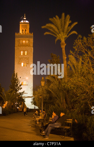 La Koutoubia de nuit à Marrakech, Maroc Banque D'Images