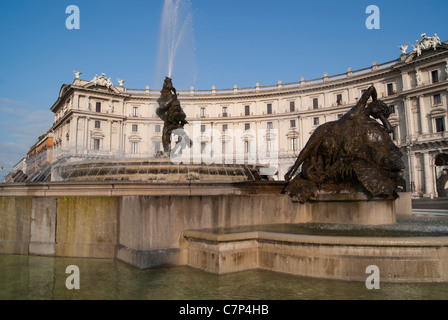 Piazza della Repubblica avec Fontana delle Naiadi à Rome Banque D'Images