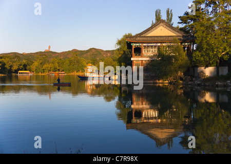 Yanyulou (fumée et brouillard) Chambre par le lac, Chengde Mountain Resort, Province de Hebei, Chine Banque D'Images