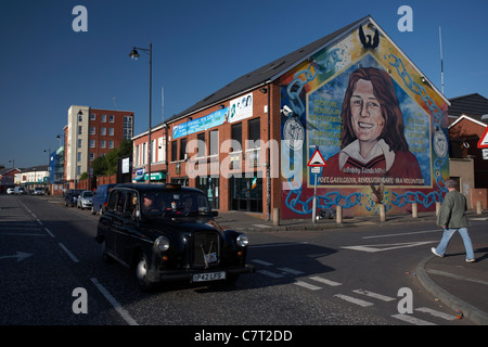 Le Sinn Fein et Bobby Sands murale, Falls Road, l'Ouest de Belfast, Irlande du Nord, Royaume-Uni. Banque D'Images