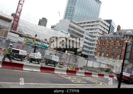 Le réaménagement à Moorgate traverse Station dans la ville de Londres. Banque D'Images