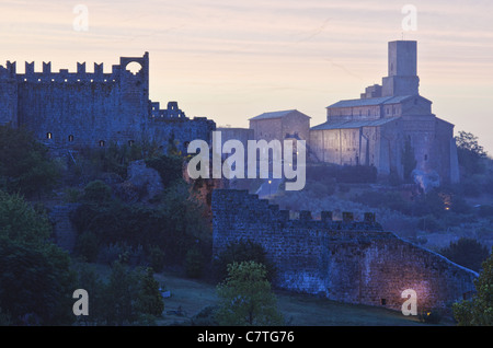 Vues de Saint Peter's Hill et Rivellino, Tuscania, Italie centrale. Banque D'Images