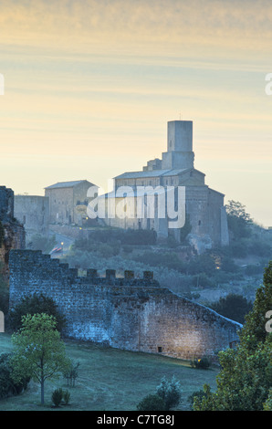 Vues de Saint Peter's Hill et Rivellino, Tuscania, Italie centrale. Banque D'Images