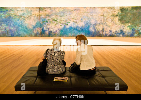 USA, New York, New York, Manhattan, Museum of Modern Art, MOMA, la peinture de Claude Monet Banque D'Images