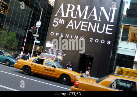 Usa, New York City, les taxis sur la Cinquième Avenue Banque D'Images