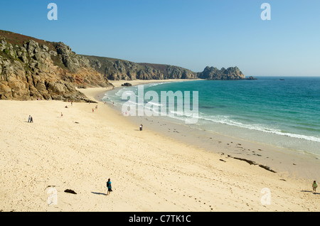 Plage de Porthcurno sur une marée basse, Cornwall UK. Banque D'Images