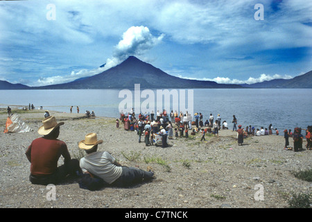 Le Lac Atitlan, Guatemala Banque D'Images