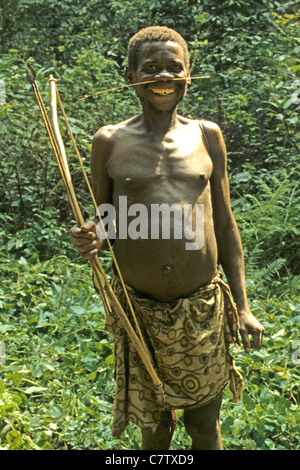 L'Afrique, Zaïre. L'homme pygmée Banque D'Images