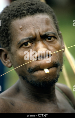 L'Afrique, Zaïre. Pygmyman Banque D'Images