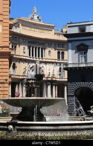 L'Italie, Campanie, Naples, la Galleria Umberto I Banque D'Images