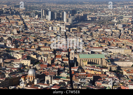 L'Italie, Campanie, Naples, vue sur le centre historique et Spaccanapoli Banque D'Images