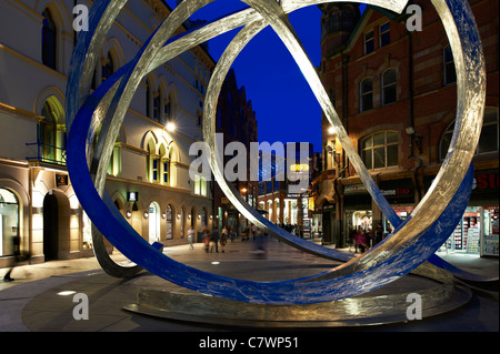 Spirit of Belfast Art sculpture publique situé à Arthur square, l'Irlande du Nord Banque D'Images