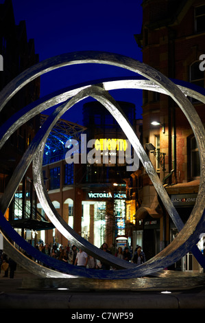 Spirit of Belfast Art sculpture publique situé à Arthur square, l'Irlande du Nord Banque D'Images