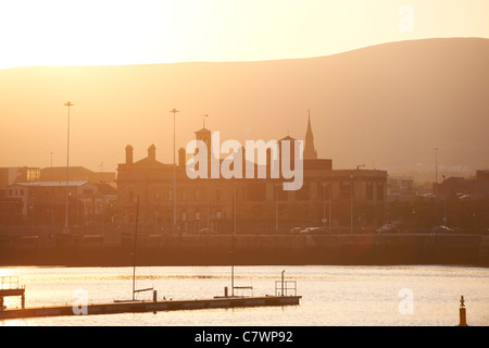 Clarendon Dock au coucher du soleil l'Irlande du Nord Belfast Banque D'Images