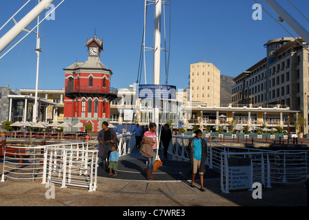 Pont tournant et la tour de l'horloge, le waterfront, Cape Town, Western Cape, Afrique du Sud Banque D'Images