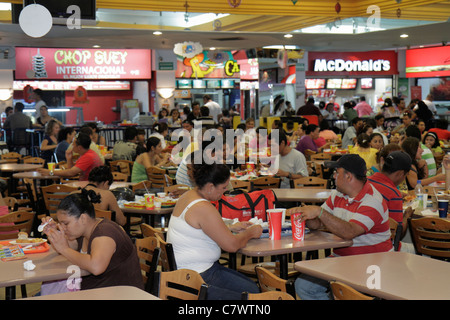 Managua Nicaragua,Amérique centrale,Avenida Simon Bolivar,Plaza Inter,shopping shopper shoppers magasins marché marchés achats vente,ret Banque D'Images