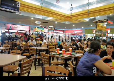 Managua Nicaragua,Amérique centrale,Avenida Simon Bolivar,Plaza Inter,shopping shopper shoppers magasins marché marchés achats vente,ret Banque D'Images