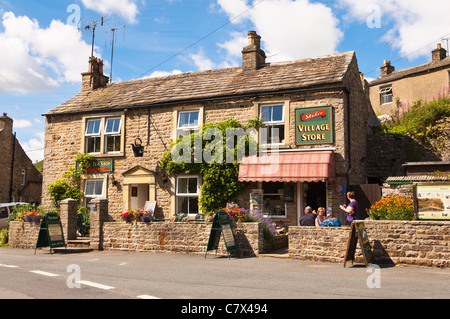 Magasin du village à Muker dans Swaledale dans Yorkshire du Nord , Angleterre , Angleterre , Royaume-Uni Banque D'Images