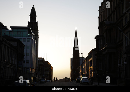 Saint Vincent Street Glasgow silhouette dans le centre-ville à la tombée de la nuit, Écosse, Royaume-Uni Banque D'Images