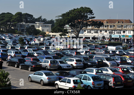 UK, Régions du Royaume-Uni profiter le plus chaud pour démarrer l'enregistrement sur Octobre. Les parkings en plein bancs, Dorset. Banque D'Images