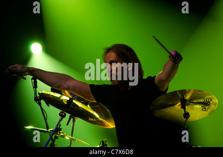 Matt Letley de statu quo rock band lors des 24 Heures du Mans concert Banque D'Images