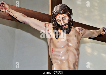 L'Espagne, Saint James Way : Jésus crucifié médiévale dans la basilique du monastère de Samos Banque D'Images