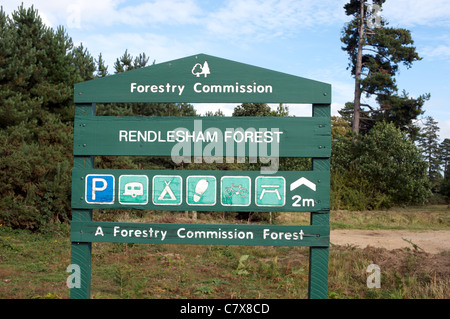 La Forêt de Rendlesham signe, Suffolk, UK. Banque D'Images