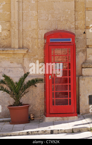 Cabine téléphonique rouge à Mdina, Malte Banque D'Images