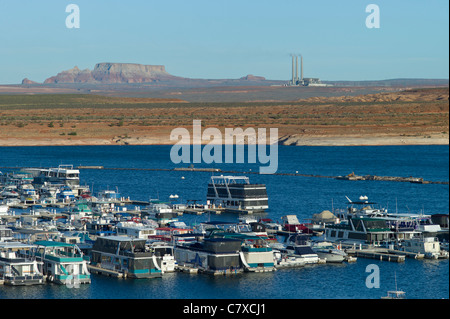 Marina, le charbon centrale électrique, le Lac Powell, Arizona, États-Unis Banque D'Images
