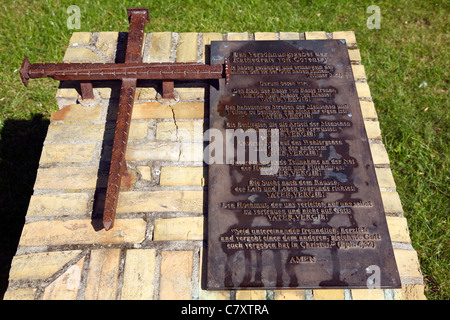 Croix de la réconciliation fait de clous à partir de la cathédrale de Coventry, Werder Havel, Brandebourg, Allemagne Banque D'Images