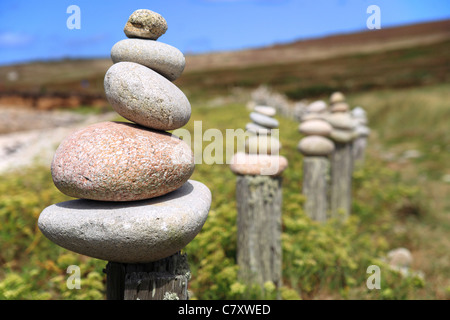 Tours de galets Bryher, Penzance, Cornwall, Angleterre, Royaume-Uni. Banque D'Images