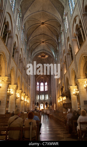 Paris - intérieur de la cathédrale Notre-Dame Banque D'Images