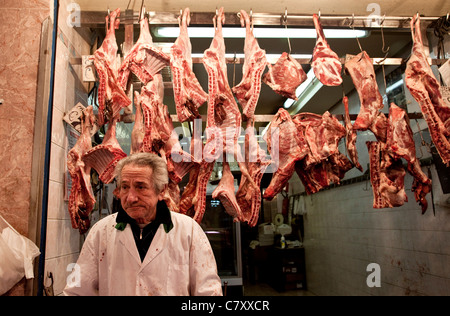 Boucherie traditionnelle vendant de la viande à Capo, du vieux marché à Palerme, Sicile, Sicile, Italie Banque D'Images