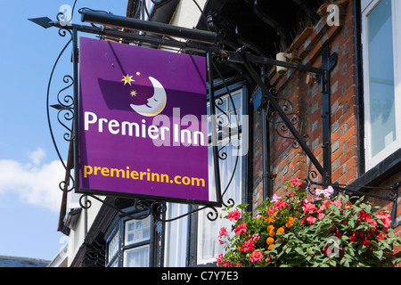 Hôtel Premier Inn sur la rue principale à Marlow, dans le Buckinghamshire, Angleterre, RU