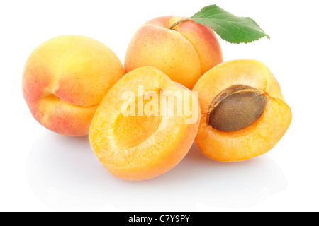 Abricots isolated on white Banque D'Images