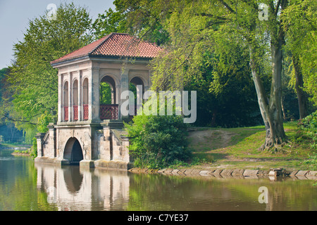 La remise à bateaux, Birkenhead Park, Birkenhead, Wirral, Merseyside, England, UK Banque D'Images