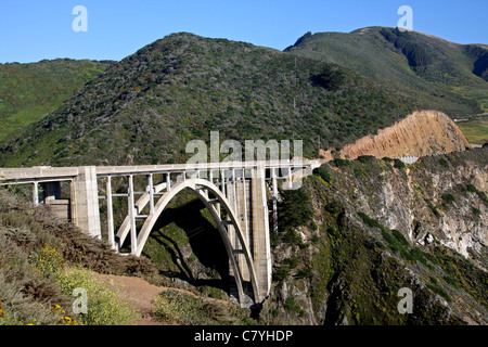 Bixby Creek Bridge sur la côte de Big Sur en Californie. Banque D'Images