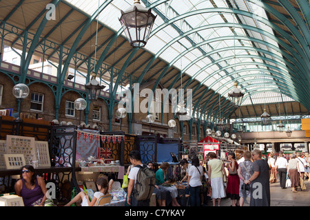 Le marché Apple couverts à Covent Garden London Banque D'Images