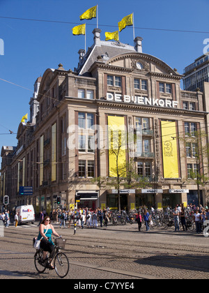 Le célèbre magasin de luxe Bijenkorf sur Dam square, Amsterdam Pays-Bas Banque D'Images