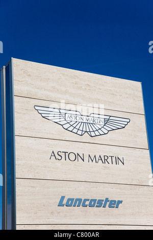 Signer, Aston Martin, Lancaster, concessionnaire principal, Kent, UK Banque D'Images