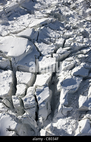 VUE AÉRIENNE.Seracs du glacier des Bossons.Blocs de glace de la taille de grandes maisons.Chamonix Mont-blanc, Auvergne-Rhône-Alpes, France. Banque D'Images