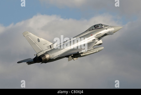 Un Eurofighter 2000 Typhoon de l'Armée de l'air italienne Banque D'Images