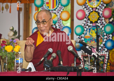 Le 14e Dalaï-lama du Tibet lors d'une conférence de presse - Bloomington, Indiana Banque D'Images