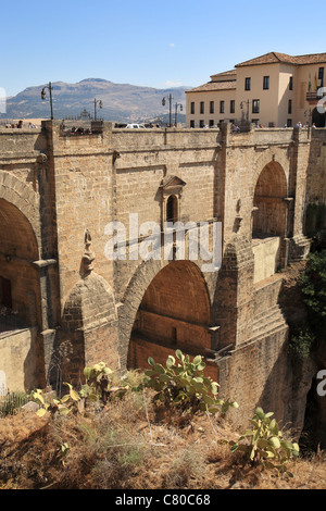 Le Puente Nuevo ou nouveau pont sur la gorge El Tajo ou canyon Ronda, Andalousie, Espagne Banque D'Images