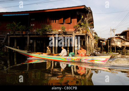 Thaïlande, Bangkok, bateau de vitesse sur les klongs Banque D'Images