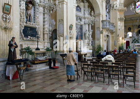 Italie, Pouilles, Lecce, Chiesa Del Carmine, l'intérieur de l'église. Banque D'Images