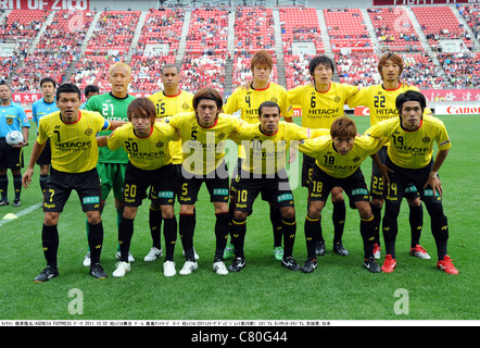 Kashiwa Reysol line-up du groupe de l'équipe au cours de la J. League 2011 Kashima Antlers Division 0-1 Kashiwa Reysol. Banque D'Images