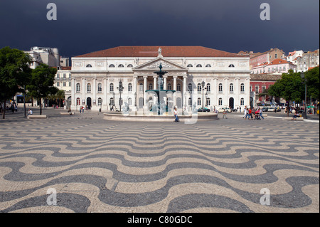 Portugal, Lisbonne, la place Rossio. Dona Maria II Théâtre National. Banque D'Images